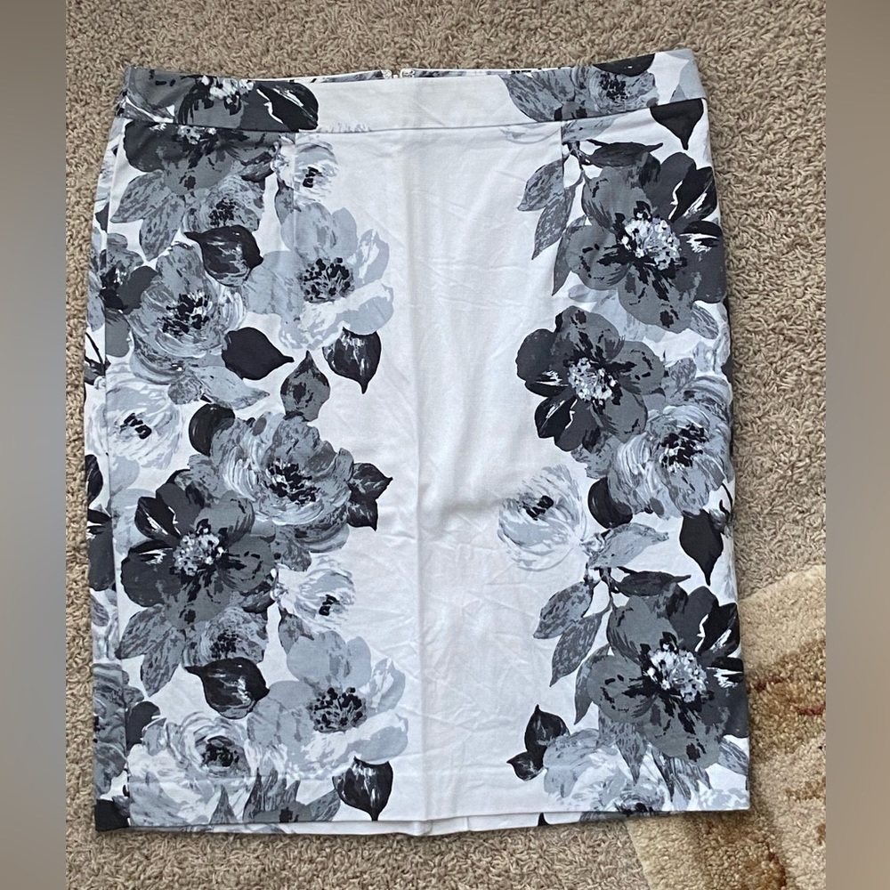 Apt 9 Black & White Floral Pencil Skirt